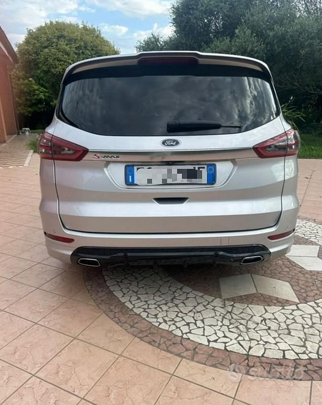 Grigio Usata 2018 Ford S-MAX Monovolume | 11.000 € (Buon prezzo) - Immagine 1/4