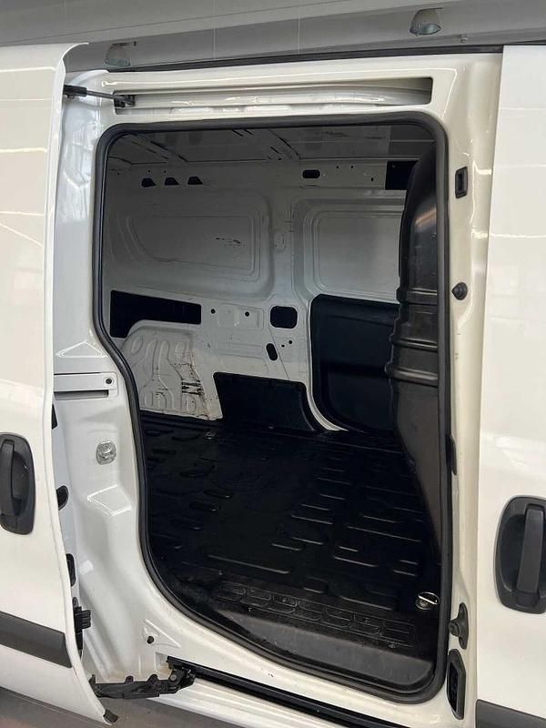 Begagnad Fiat Doblò 120 HK (88 kW) 2019 Vit Minibuss