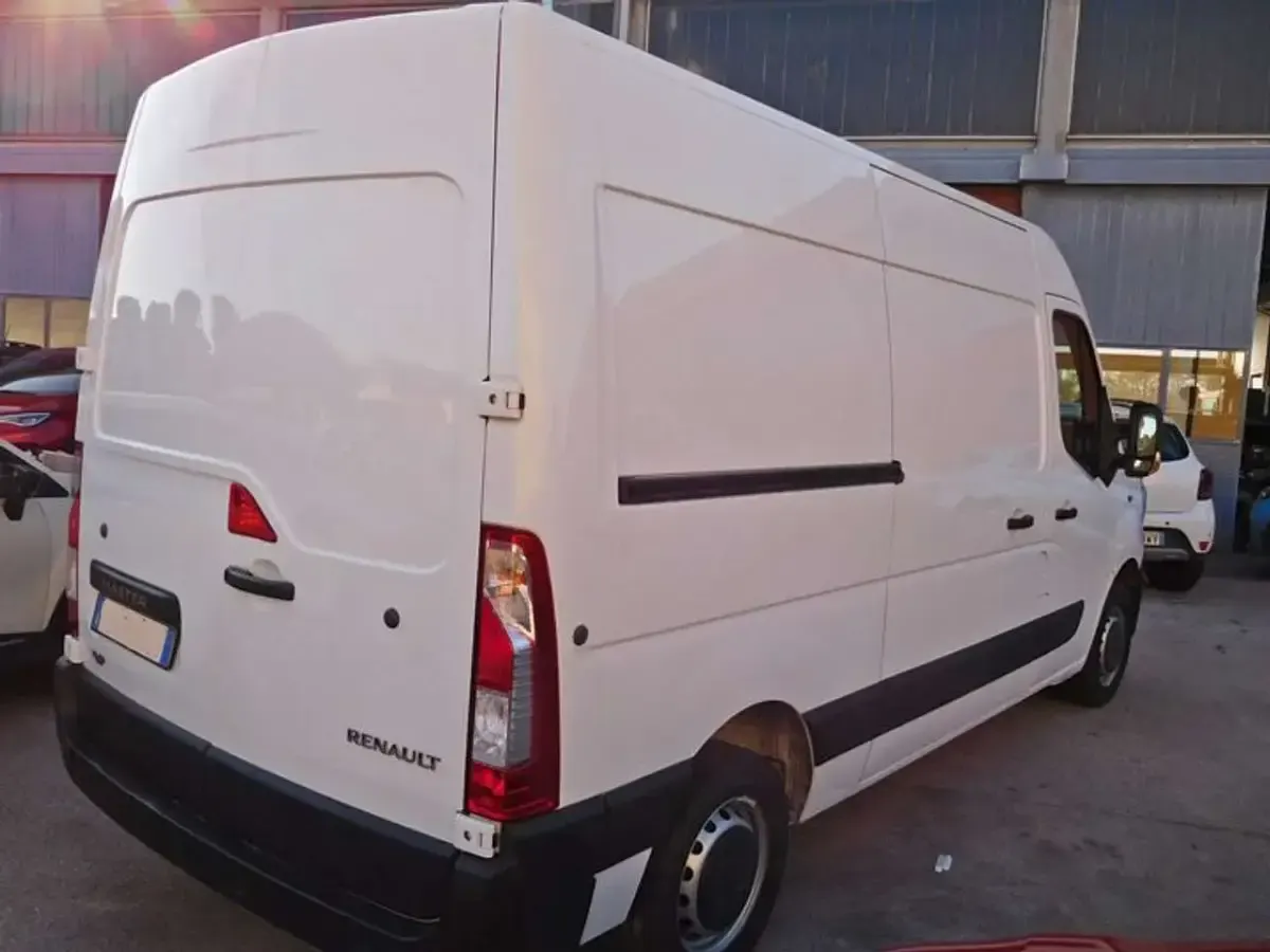 Usata Renault Master 135 CV (99 kW) 2021 Bianco Monovolume