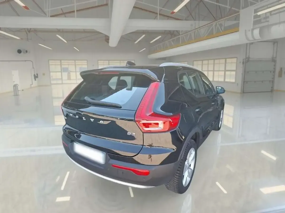 Usata Volvo XC40 Core 163 CV (119 kW) 2023 Nero SUV
