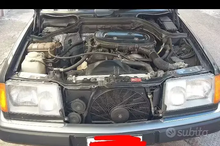 Usata Mercedes E200 109 CV (80 kW) 1990 Berlina