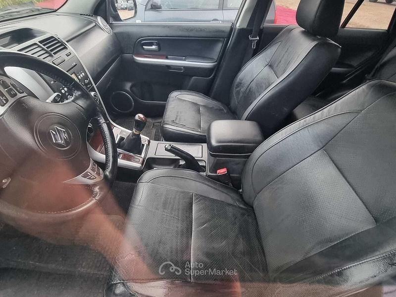 Second-hand Suzuki Grand Vitara 129 CP (94 kW) 2007 Negru SUV