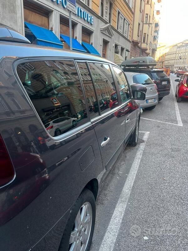 Usata Renault Espace 175 CV (128 kW) 2011 Grigio Monovolume