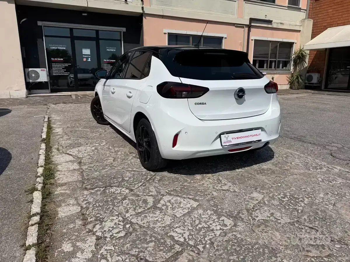 Usata Opel Corsa Edition 75 CV (55 kW) 2022 Bianco Utilitaria