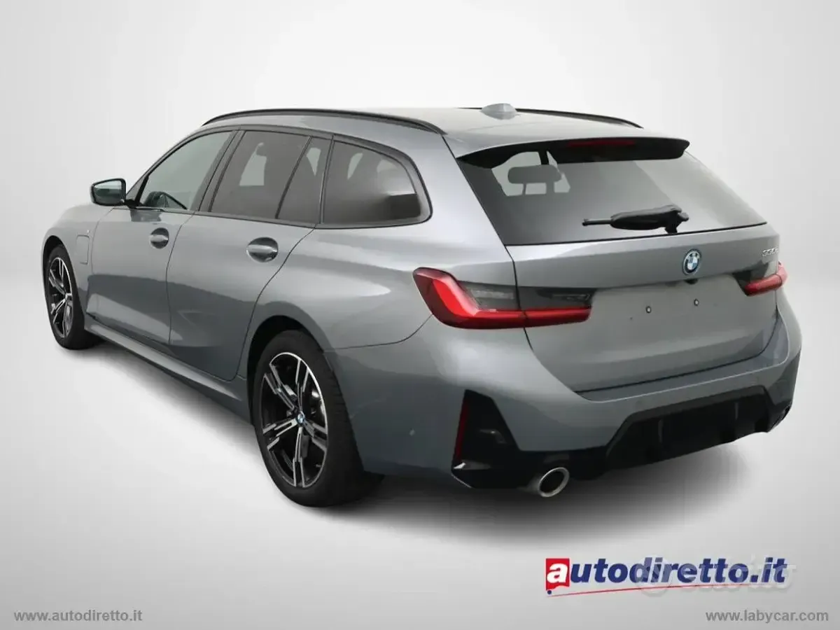 Usata BMW 330 M Sport 184 CV (135 kW) 2025 Grigio Station wagon