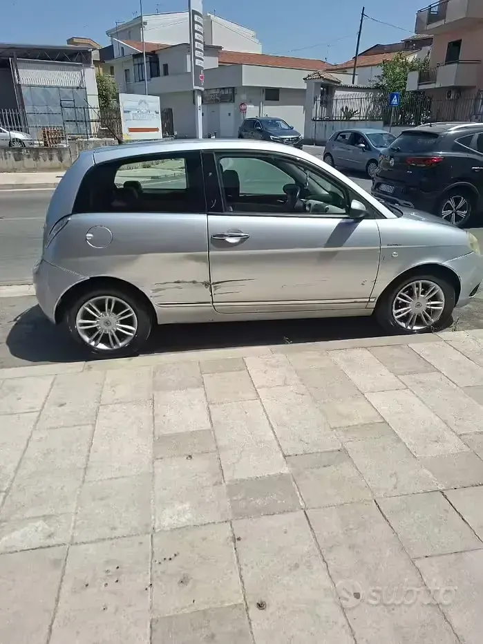 Usata Lancia Ypsilon 95 CV (69 kW) 2007 Grigio Utilitaria