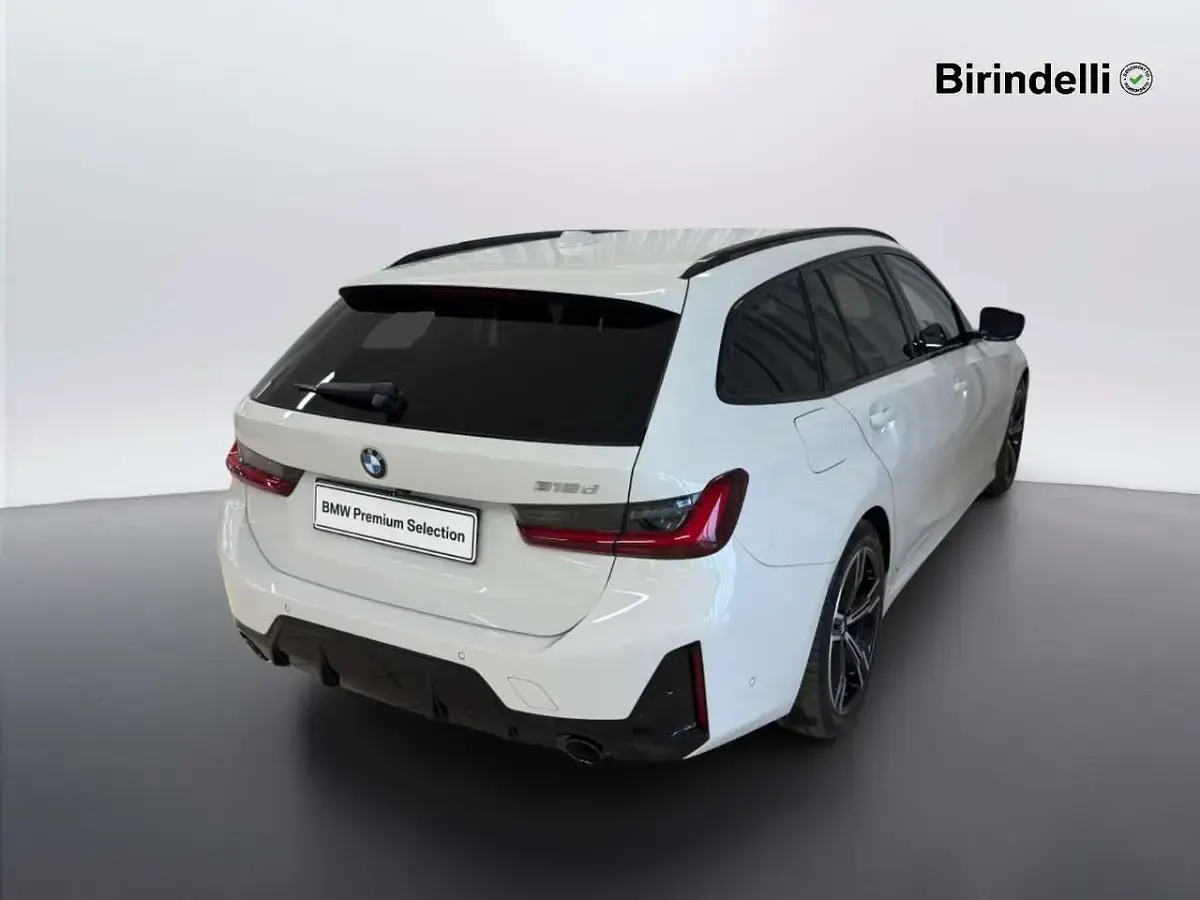 Usata BMW 318 M Sport 150 CV (110 kW) 2024 Alpin white pastello Station wagon