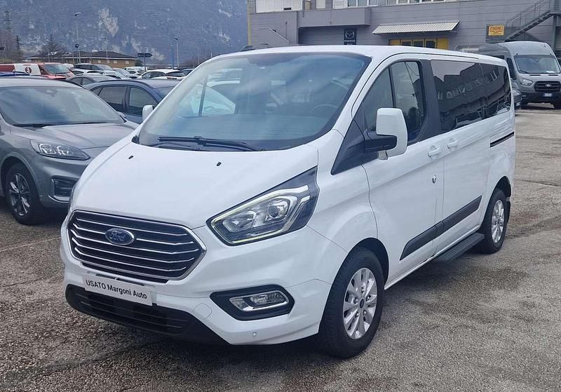 Usata Ford Tourneo Titanium 131 CV (96 kW) 2019 Bianco Monovolume