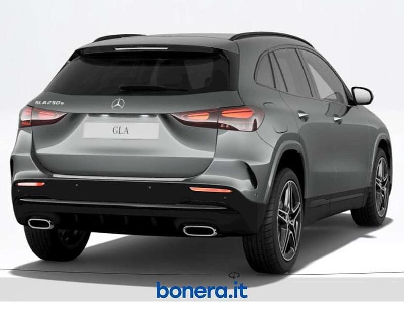 Nuova Mercedes GLA250 AMG line 218 CV (160 kW) 2026 Grigio montagna SUV