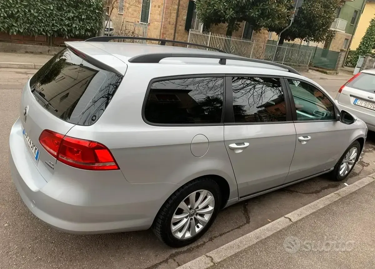 Usata VW Passat Trendline 105 CV (77 kW) 2011 Grigio Station wagon