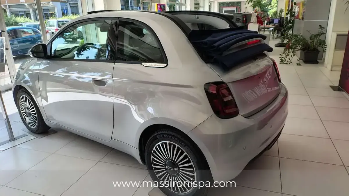Nuova Fiat 500C Dolcevita 65 CV (47 kW) 2026 Blu/azzurro Cabrio