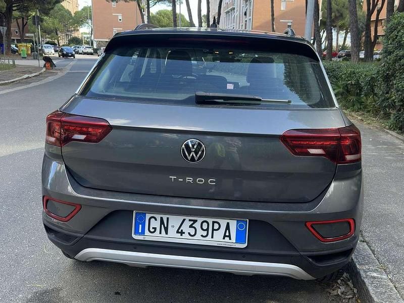 Usata VW T-Roc Life 116 CV (85 kW) 2023 Grigio SUV
