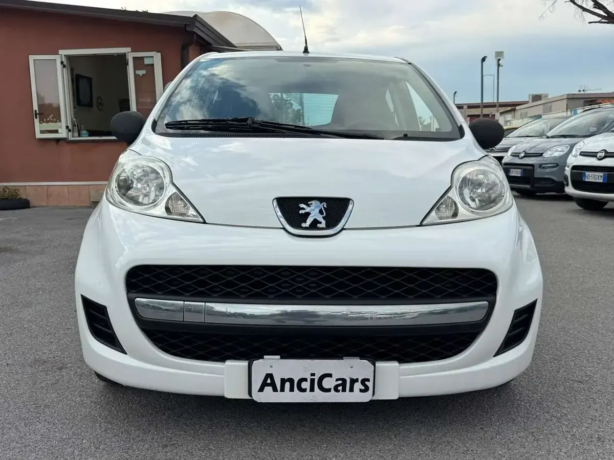 Usata Peugeot 107 Access 68 CV (50 kW) 2011 Utilitaria