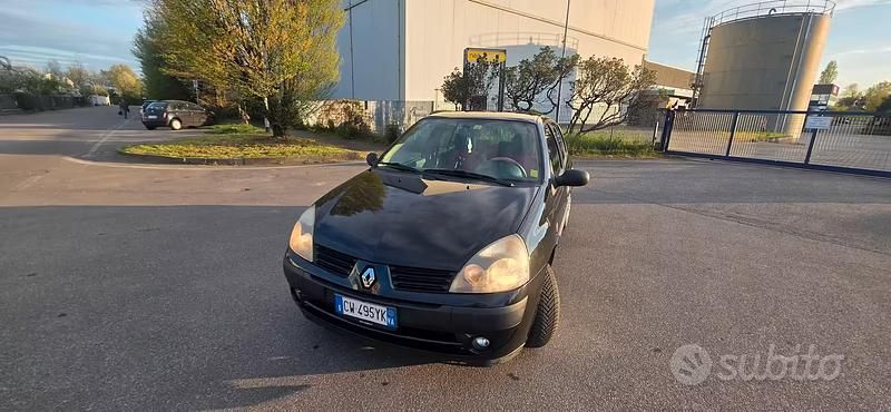 Usata Renault Clio II 60 CV (44 kW) 2005 Nero Berlina