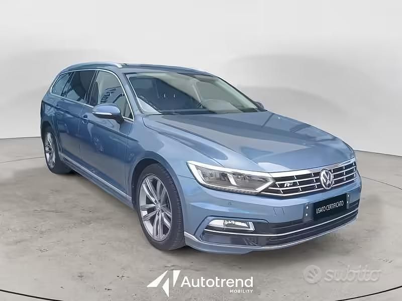 Usata VW Passat Highline 190 CV (139 kW) 2015 Blu Station wagon