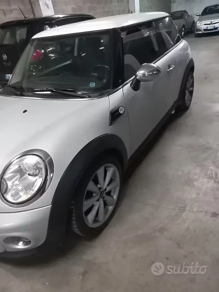 Usata Mini Cooper 122 CV (89 kW) 2010 Grigio Utilitaria