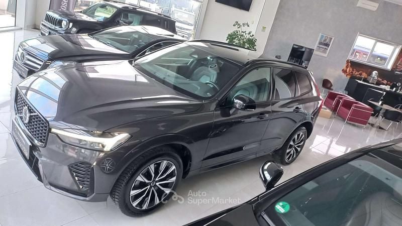 Usata Volvo XC60 Plus 197 CV (144 kW) 2023 Grigio mountain SUV