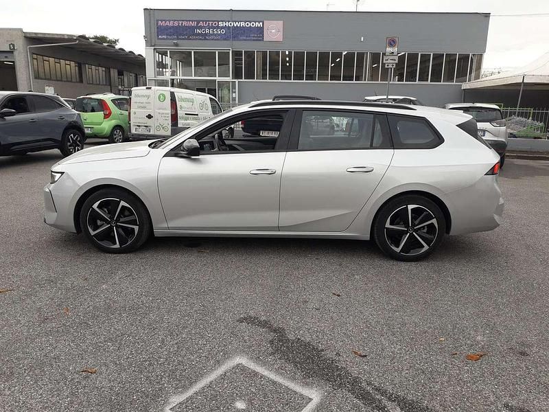 Usata Opel Astra 131 CV (96 kW) 2025 Argento Station wagon