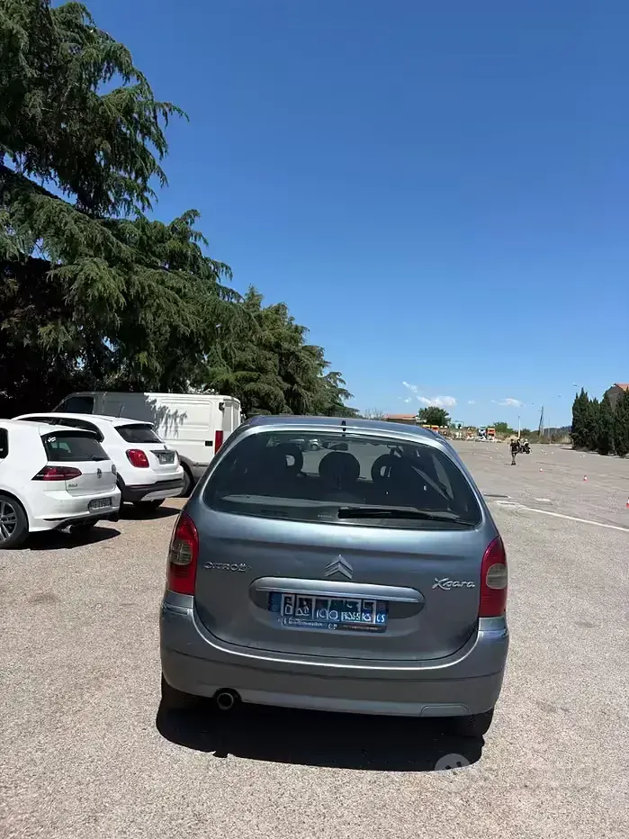 Usata Citroën Xsara Picasso 90 CV (66 kW) 2009 Grigio Monovolume