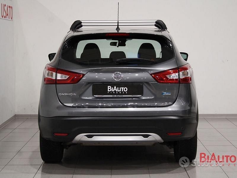 Usata Nissan Qashqai Acenta 110 CV (80 kW) 2015 Grigio SUV