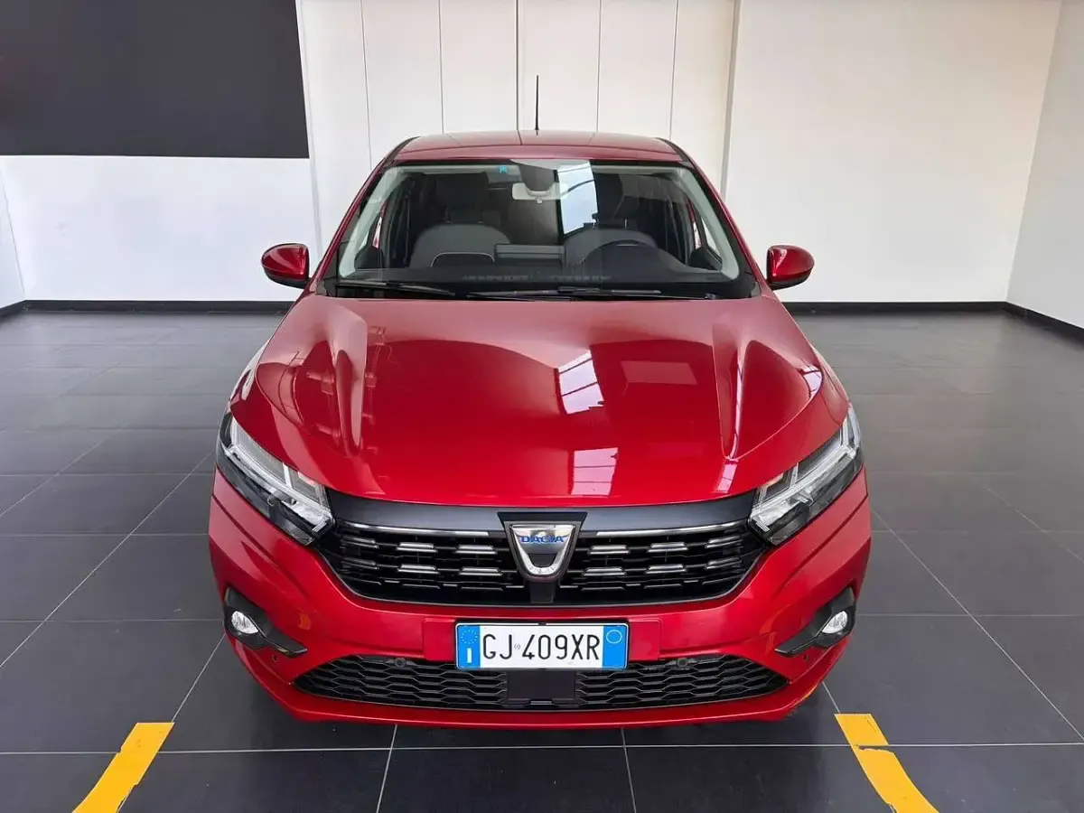 Usata Dacia Sandero Comfort 101 CV (74 kW) 2022 Rosso fusion Berlina