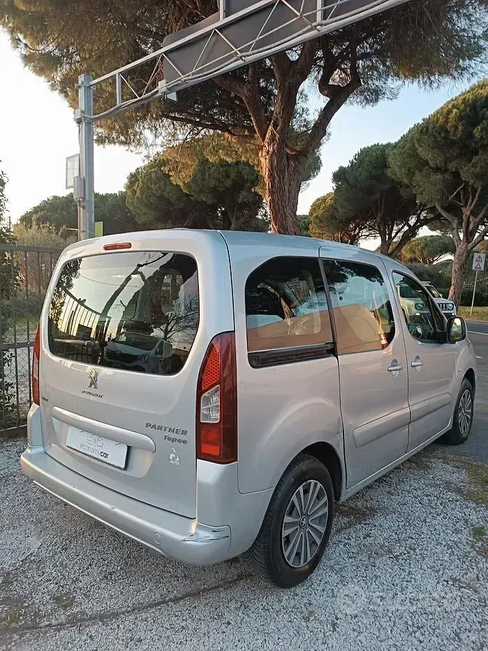 Usata Peugeot Partner 99 CV (72 kW) 2015 Grigio Monovolume