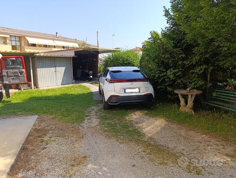 Usata Toyota C-HR Active 98 CV (72 kW) 2024 Bianco SUV