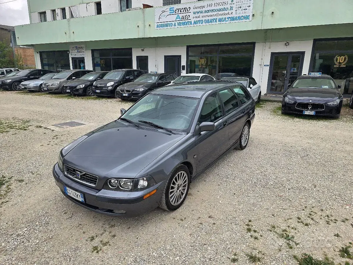 Usata Volvo V40 102 CV (75 kW) 2003 Bianco Station wagon