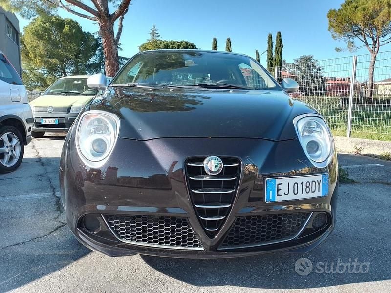 Nero Usata 2011 Alfa Romeo MiTo Progression Due volumi | 5950 € (Buon prezzo) - Immagine 1/4