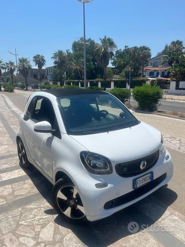 Bianco Usata 2019 Smart ForTwo Electric Drive Tre volumi | 9490 € (Ottimo prezzo) - Immagine 1/4