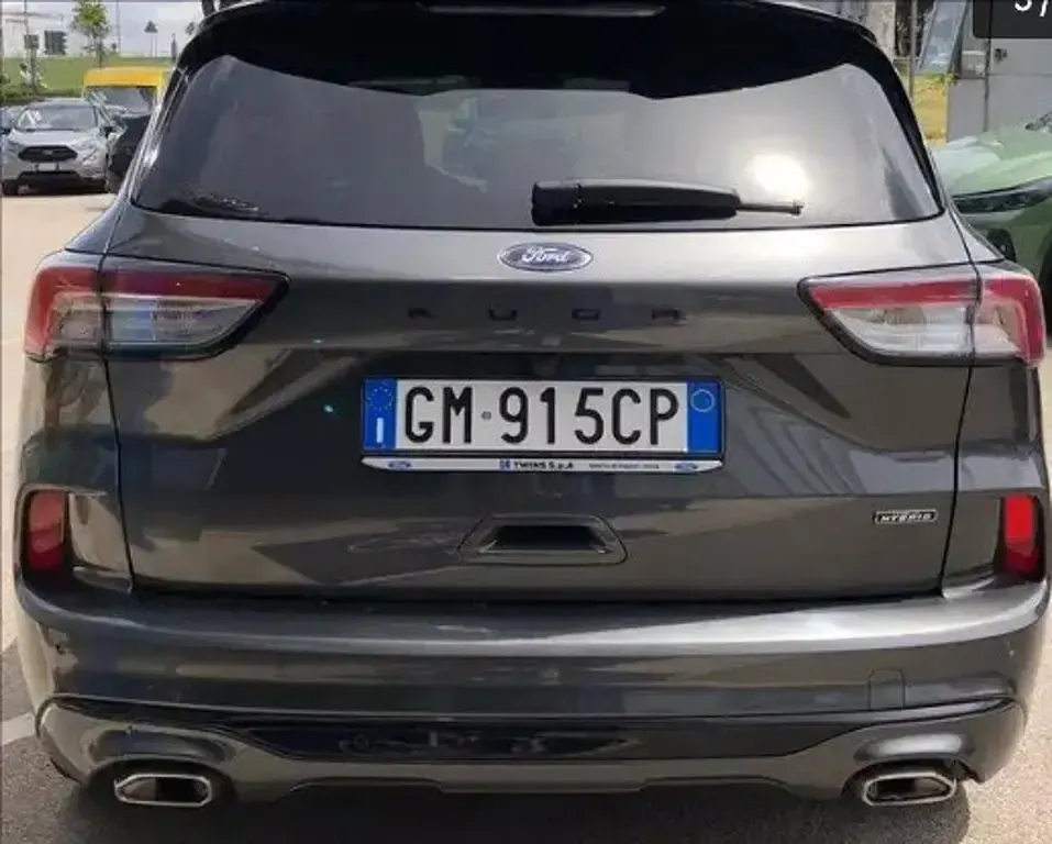 Usata Ford Kuga ST-Line X 225 CV (165 kW) 2023 Magnetic grey (metallizzato) SUV