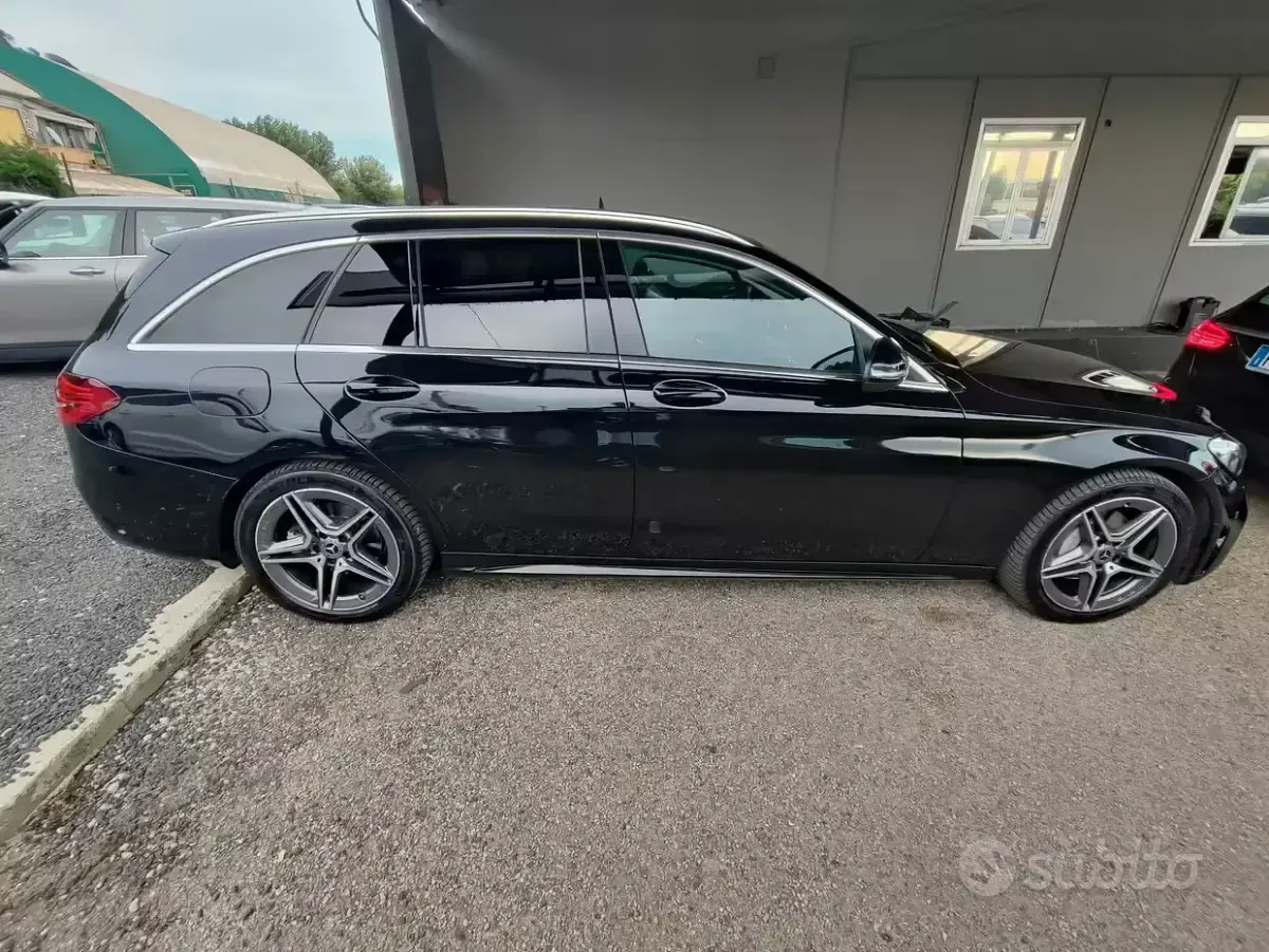 Usata Mercedes C220 Premium 194 CV (142 kW) 2019 Nero Station wagon