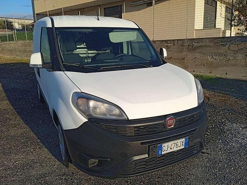 Bianco Usata 2022 Fiat Doblò Monovolume | 9500 € (Super prezzo) - Immagine 1/4