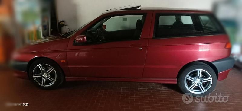 Usata Alfa Romeo 145 120 CV (88 kW) 1997 Utilitaria