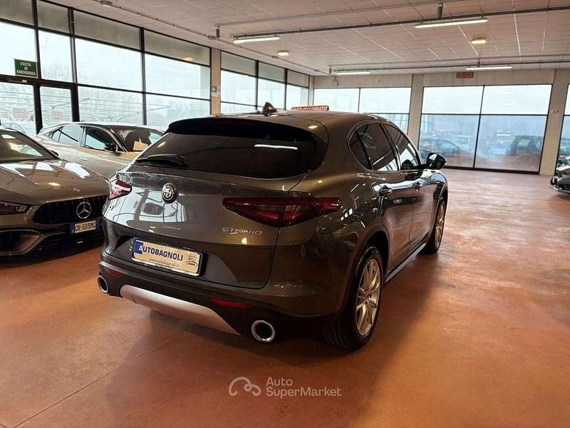 Usata Alfa Romeo Stelvio Executive 210 CV (154 kW) 2018 Grigio SUV