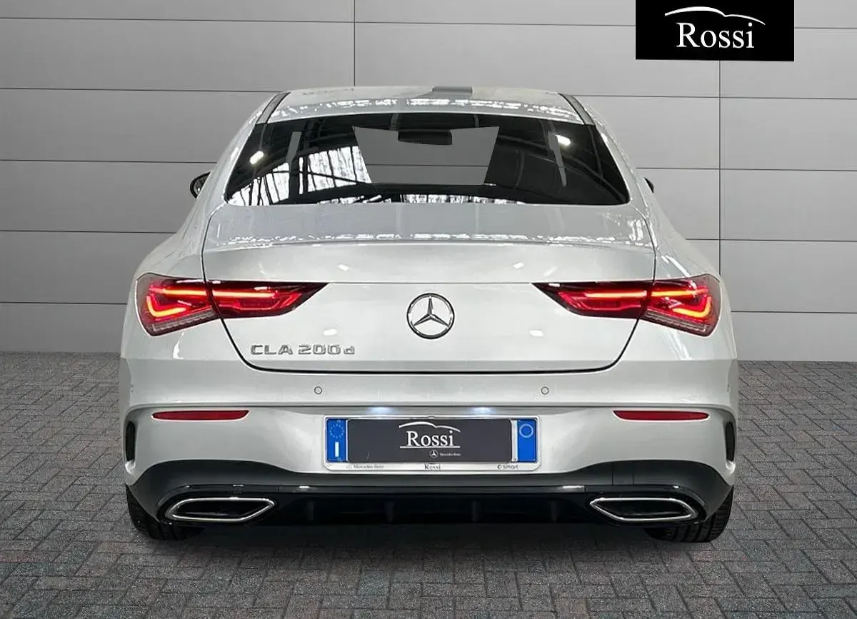 Usata Mercedes CLA200 Premium 150 CV (110 kW) 2023 Grigio chiaro metallizzato Coupé
