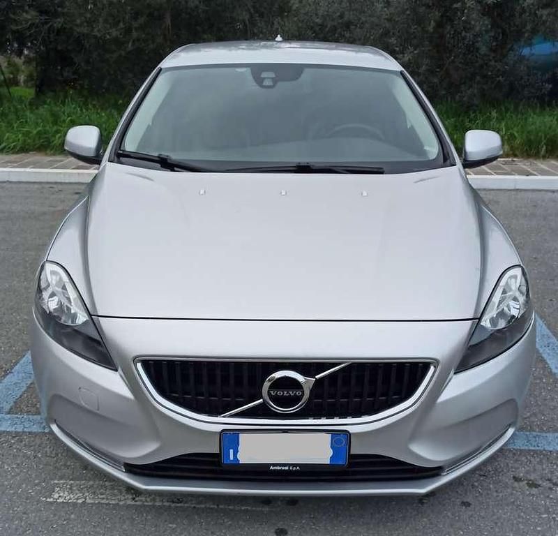 Usata Volvo V40 Ocean Race 120 CV (88 kW) 2016 Argento Berlina