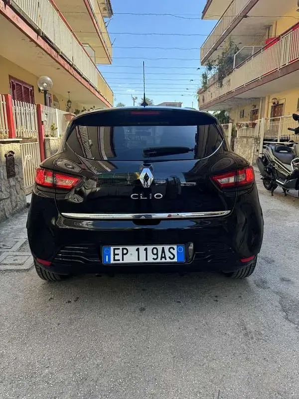 Usata Renault Clio IV 73 CV (53 kW) 2013 Berlina