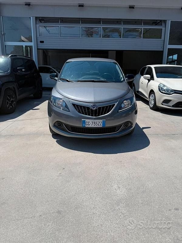 Usata Lancia Ypsilon S 69 CV (50 kW) 2021 Grigio Utilitaria
