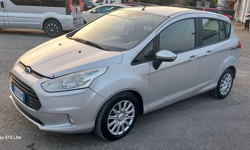 Gray Usata 2015 Ford B-MAX Monovolume | 6999 € (Buon prezzo) - Immagine 1/4