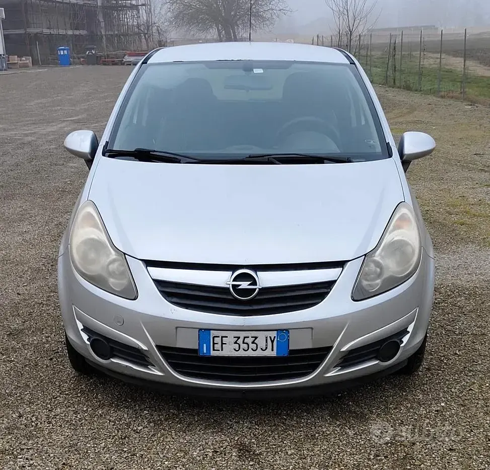 Usata Opel Corsa 85 CV (62 kW) 2011 Grigio Utilitaria