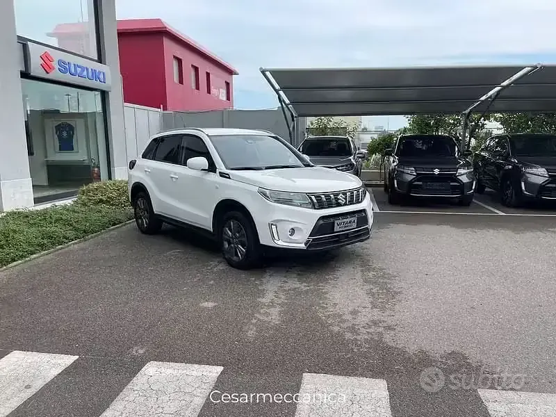 Usata Suzuki Vitara Cool 129 CV (94 kW) 2023 Bianco SUV