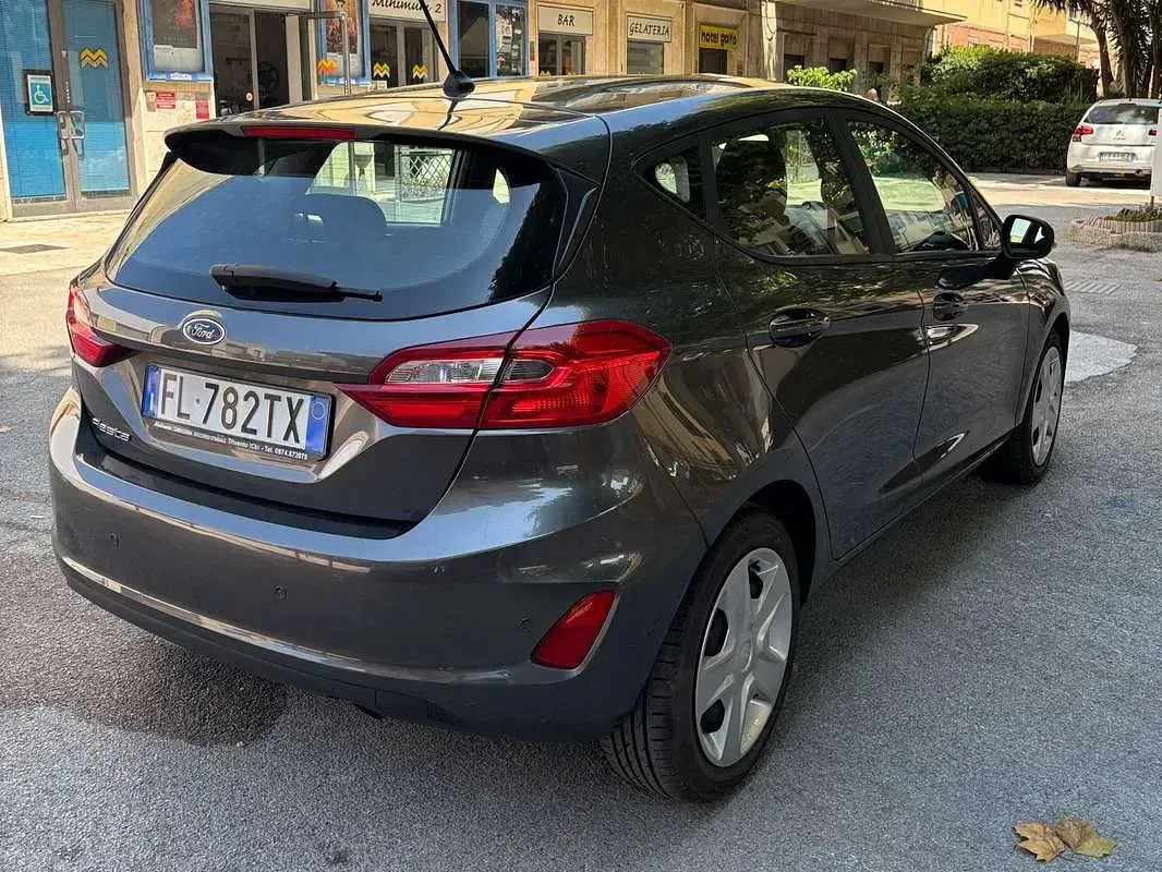 Usata Ford Fiesta Vignale 86 CV (63 kW) 2017 Grigio Utilitaria