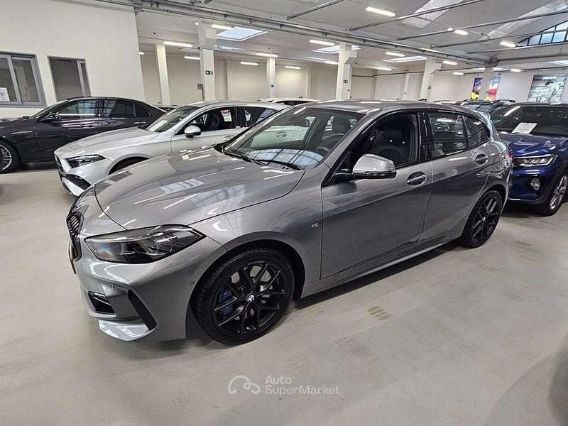 Usata BMW 118 M Sport 150 CV (110 kW) 2024 Skyscraper grey Utilitaria