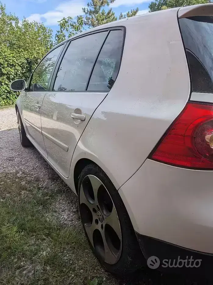 Usata VW Golf VI 140 CV (102 kW) 2008 Bianco Utilitaria