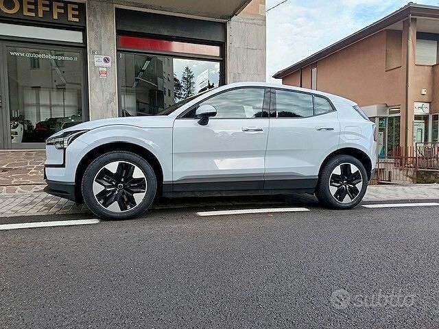 Blu Usata 2024 Volvo EX30 Core SUV | 25.900 € (Super prezzo) - Immagine 1/4