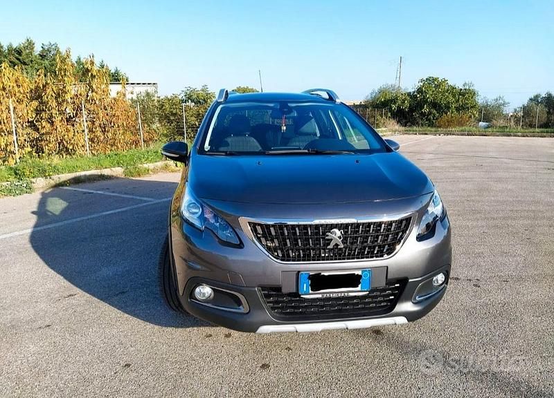 Usata Peugeot 2008 102 CV (75 kW) 2019 Grigio SUV