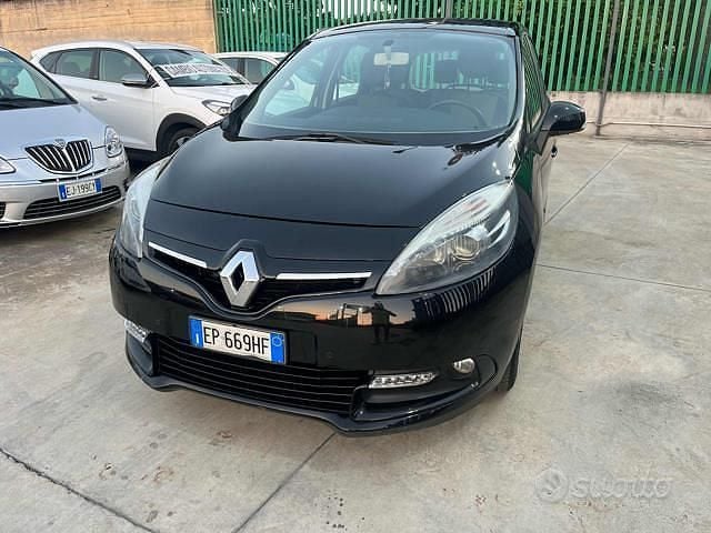 Usata Renault Scénic III 110 CV (80 kW) 2012 Nero Monovolume