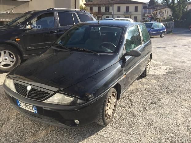 Lancia ypsilon 2002