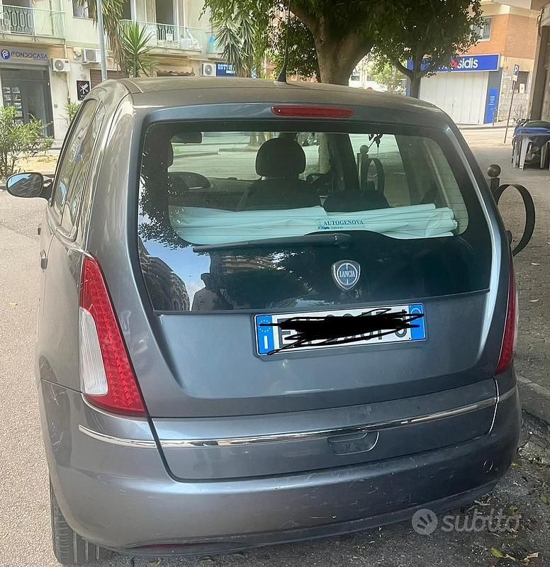Grigio Usata 2011 Lancia Musa Monovolume | 3500 € (Buon prezzo) - Immagine 1/4